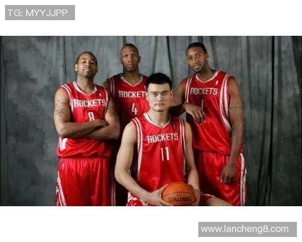 姚明荣获篮球生涯成就戒指见证传奇时刻的荣耀与坚持