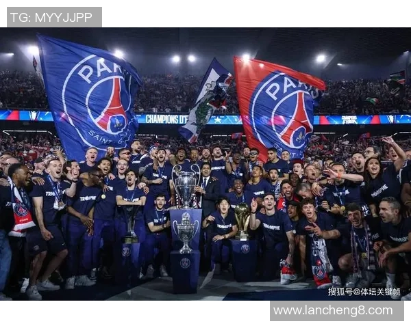 热刺狂胜巴黎圣日耳曼五球大捷神奇扑救引发全场热烈欢呼