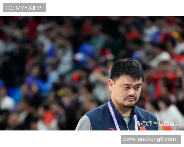 姚明亲临福建篮球盛会与当地青少年分享篮球梦想与经验