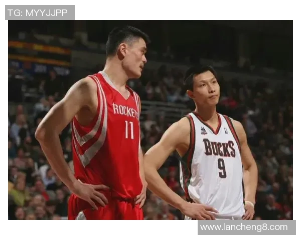 姚明与法尔的盖帽对决揭示篮球防守艺术的巅峰时刻