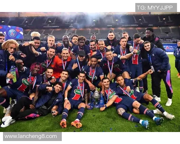 欧冠激战：马竞逆转巴黎圣日耳曼神奇扑救点燃全场激情