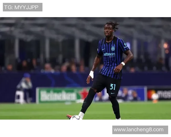 意甲精彩对决曼联大胜国米帽子戏法引爆全场战术分析揭秘