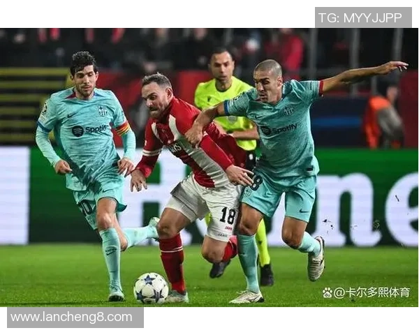 意甲焦点战热刺与巴萨握手言和精彩瞬间引发全场热烈反响 意甲焦点战热刺与巴萨握手言和精彩瞬间引发全场热烈反响