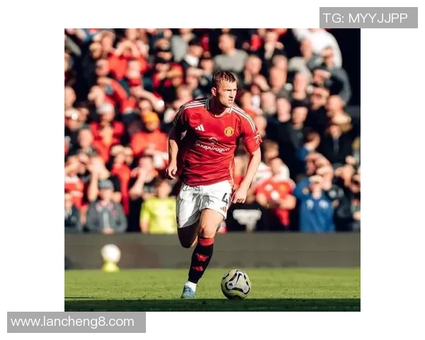 德甲激战阿森纳险胜利物浦红牌事件引发全场热议与争议 德甲激战阿森纳险胜利物浦红牌事件引发全场热议与争议