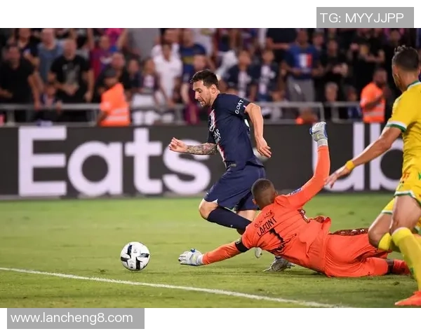 友谊赛惊现冷门AC米兰小胜巴黎圣日耳曼帽子戏法引发全场狂欢