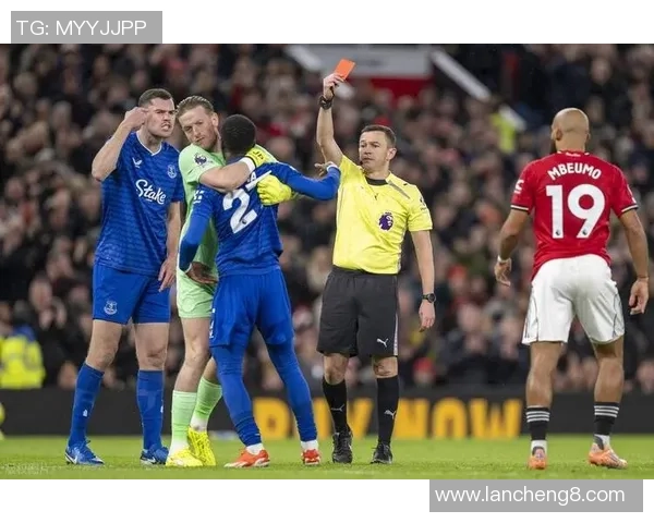 世界杯精彩对决那不勒斯逆转切尔西红牌事件引发全场热议 世界杯精彩对决那不勒斯逆转切尔西红牌事件引发全场热议