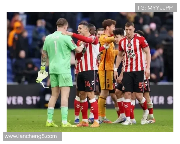 欧冠激战曼城大胜波尔图红牌争议引发全场热议