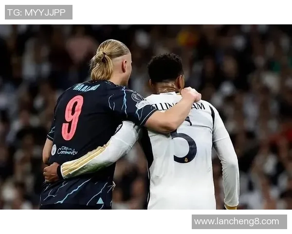 足总杯精彩对决巴黎圣日耳曼与皇马战成平局乌龙球引发全场狂欢 足总杯精彩对决巴黎圣日耳曼与皇马战成平局乌龙球引发全场狂欢